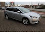 Ford Focus Wagon 1.0-125pk Titanium Climate control , Trekhaak , Cruise control , Bluetooth LM velgen , LED dagrijverlichting , Parkeersensoren achter