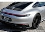 Porsche 911 3.0 Carrera 4 GTS | Elektrisch glazen schuif-/kanteldak | 18-voudig Sportstoelen met memory | BOSE Surround-Sound-System | Porsche Active Suspension Management | SportDesign Side Skirts | ParkAssistent inclusief achteruitrijcamera |
