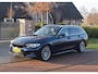 BMW 3-Serie Touring 318i Business Edition | Camera | Trekhaak | Sfeerverlichting | Apple Carplay | Automaat |