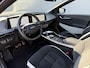 Kia EV6 GT-Line AWD 77.4 kWh / 325 Pk / Fabrieksgarantie tot 12-2028 / Dealer Onderhouden / HUD / 360 Camera / Dodehoek / Navigatie / Apple Carplay & Android Auto / Stoelverwarming & Stuurwielverwarming / Stoelventilatie / Elektr. Stoelen / Meridian Surround Audio / Elektr. Achterklep /