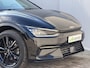 Kia EV6 GT-Line AWD 77.4 kWh / 325 Pk / SOH 99% / Fabrieksgarantie tot 12-2028 / Dealer Onderhouden / HUD / 360 Camera / Dodehoek / Navigatie / Apple Carplay & Android Auto / Stoelverwarming & Stuurwielverwarming / Stoelventilatie / Elektr. Stoelen / Meridian Surround Audio / Elektr. Achterklep /
