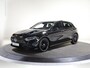 Mercedes-Benz A-klasse 180 Business Solution AMG | Panoramaschuifdak | Premium Plus | 19”AMG-velgen | Head-up display | Dodehoekassistent |