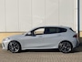 BMW 1-Serie 120i 170 pk Automaat M-Sportpakket - 18 inch M lichtmetalen velgen - Navigatie - Stuurwielverwarming