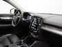 Volvo XC40 T5 Recharge R-Design Plug In Hybrid 263pk Dealer O.H. PHEV | Adaptive Cruise | Camera | Lederen Sportstoelen Memory & Verwarmd | Apple Carplay | Stuur Verwarmd | 19"L.M | Virtual | Blis | Navigatie | DAB |