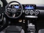 Mercedes-Benz A-klasse 180 Business Solution AMG | Panoramaschuifdak | Stoelverwarming | Achteruitrijcamera |  MULTIBEAM LED |