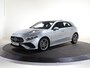 Mercedes-Benz A-klasse 180 Business Solution AMG | Panoramaschuifdak | Achteruitrijcamera | Nightpakket | MULTIBEAM LED | Stoelverwarming |