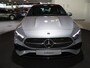 Mercedes-Benz A-klasse 180 Business Solution AMG | Panoramaschuifdak | Achteruitrijcamera | Nightpakket | MULTIBEAM LED | Stoelverwarming |