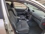 Toyota Avensis Wagon 2.0 VVTi Linea Luna