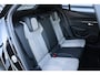 Peugeot e-2008 50KWH 136PK GT PACK AUTOMAAT / NAVI / LEDER / CLIMA / PDC / 18" LMV / CAMERA / ALCANTARA / PANO. DAK / KEYLESS / FULL-LED / FULL OPTIONS / 1E EIGENAAR / NIEUWSTAAT !!