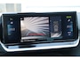 Peugeot e-2008 50KWH 136PK GT PACK AUTOMAAT / NAVI / LEDER / CLIMA / PDC / 18" LMV / CAMERA / ALCANTARA / PANO. DAK / KEYLESS / FULL-LED / FULL OPTIONS / 1E EIGENAAR / NIEUWSTAAT !!