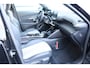 Peugeot e-2008 50KWH 136PK GT PACK AUTOMAAT / NAVI / LEDER / CLIMA / PDC / 18" LMV / CAMERA / ALCANTARA / PANO. DAK / KEYLESS / FULL-LED / FULL OPTIONS / 1E EIGENAAR / NIEUWSTAAT !!