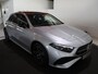 Mercedes-Benz A-klasse 250e Business Solution AMG | Panoramaschuifdak | Premium Plus | Head-up display | Dodehoekassistent |
