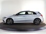Mercedes-Benz A-klasse 250e Business Solution AMG | Panoramaschuifdak | Premium Plus | Head-up display | Dodehoekassistent |