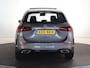 Mercedes-Benz B-klasse 250e Business Solution AMG | Panoramaschuifdak | Night | Premium plus pakket | Winter pakket | Trekhaak  | Head-up display |