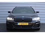 BMW 5-Serie Touring 530D 286PK HIGH EXECUTIVE M-SPORT / NAVI / LEDER / FULL-LED / CLIMA / PDC / 19" LMV / CAMERA / KEYLESS  / PANO. DAK / WINTERPAKKET / ADAPT. CRUISECONTROL / UNIEK / NIEUWSTAAT !!