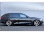 BMW 5-Serie Touring 530D 286PK HIGH EXECUTIVE M-SPORT / NAVI / LEDER / FULL-LED / CLIMA / PDC / 19" LMV / CAMERA / KEYLESS  / PANO. DAK / WINTERPAKKET / ADAPT. CRUISECONTROL / UNIEK / NIEUWSTAAT !!