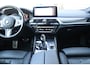 BMW 5-Serie Touring 530D 286PK HIGH EXECUTIVE M-SPORT / NAVI / LEDER / FULL-LED / CLIMA / PDC / 19" LMV / CAMERA / KEYLESS  / PANO. DAK / WINTERPAKKET / ADAPT. CRUISECONTROL / UNIEK / NIEUWSTAAT !!