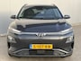Hyundai Kona Electric EV Premium 64 kWh / Stoelverwarming / Trekhaak / Apple Carplay/Android Auto / Cruise Control Adaptief met Stop&Go /