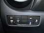 Hyundai Kona Electric EV Premium 64 kWh / Stoelverwarming / Trekhaak / Apple Carplay/Android Auto / Cruise Control Adaptief met Stop&Go /