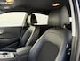 Hyundai Kona Electric EV Premium 64 kWh / Stoelverwarming / Trekhaak / Apple Carplay/Android Auto / Cruise Control Adaptief met Stop&Go /