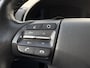 Hyundai Kona Electric EV Premium 64 kWh / Stoelverwarming / Trekhaak / Apple Carplay/Android Auto / Cruise Control Adaptief met Stop&Go /