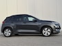 Hyundai Kona Electric EV Premium 64 kWh / Stoelverwarming / Trekhaak / Apple Carplay/Android Auto / Cruise Control Adaptief met Stop&Go /