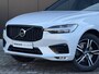 Volvo XC60 2.0 B5 R-Design Panorama dak / Adaptive cruise control / Elektr. stoelverstelling / 360 camera / stoel- en stuurverwarming