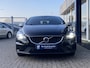 Volvo V40 1.5 T3 Polar+ Sport / Automaat / NL-Auto / Dealer-Onderhouden / Cruise-Control / Climate-Control / Stoelverwarming / Harman-Kardon Audio / Afneembare-Trekhaak / LED / Keyless / DAB Radio-Bluetooth / Navi / Camera / 17'' LMV / ENZ.