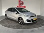 Kia Rio 1.2 CVVT Super Pack, 1e eigenaar, Clima, Cruise, Parkeersensoren, 17 inch, Isofix, Prijs incl. nieuwe apk, onderhoudsbeurt en 3 maanden garantie, Privacy glas,