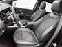 Mercedes-Benz B-klasse 180 Business Solution AMG AMG Line | Night Pakket | Panorama Schuif-Kanteldak | Memory voorstoelen | Achteruitrijcamers. Inclusief 24 maanden MB Certified garantie voor Europa.