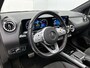 Mercedes-Benz B-klasse 180 Business Solution AMG AMG Line | Night Pakket | Panorama Schuif-Kanteldak | Memory voorstoelen | Achteruitrijcamers. Inclusief 24 maanden MB Certified garantie voor Europa.
