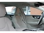 Volvo V60 B3 Inscription | Parkeercamera | Verwarmbare Voorstoelen + Stuurwiel | Adaptieve Bochtverlichting | Apple Carplay/ Android Auto | BLIS Dodehoekdetectie | Power Seats | Draadloze Oplader Telefoon