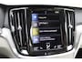 Volvo V60 B3 Inscription | Parkeercamera | Verwarmbare Voorstoelen + Stuurwiel | Adaptieve Bochtverlichting | Apple Carplay/ Android Auto | BLIS Dodehoekdetectie | Power Seats | Draadloze Oplader Telefoon