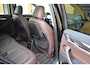 BMW X1 sDrive20i VDL Nedcar Edition * Sportstoelen * Panoramadak * Trekhaak * Face Lift * Head-up *