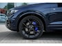 Volkswagen Touareg 3.0 V6 TFSi 4WD R-Line VW-garantie 5jaar / 100.000km | Panoramisch schuifdak | Trekhaak elektrisch | Adaptieve Cruise Control | Leder "Puglia" "R-logo' zwart/ blauwe stikking | 22" Lichtmetalen velgen "Estoril", zwart