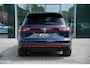 Volkswagen Touareg 3.0 V6 TFSi 4WD R-Line VW-garantie 5jaar / 100.000km | Panoramisch schuifdak | Trekhaak elektrisch | Adaptieve Cruise Control | Leder "Puglia" "R-logo' zwart/ blauwe stikking | 22" Lichtmetalen velgen "Estoril", zwart