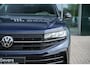 Volkswagen Touareg 3.0 V6 TFSi 4WD R-Line VW-garantie 5jaar / 100.000km | Panoramisch schuifdak | Trekhaak elektrisch | Adaptieve Cruise Control | Leder "Puglia" "R-logo' zwart/ blauwe stikking | 22" Lichtmetalen velgen "Estoril", zwart