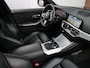 BMW 3-Serie 320e Business Edition Plus 204 Pk Automaat Navi / M-pakket / Apple Carplay / Camera / Leer / Schuifdak