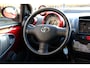 Toyota Aygo 1.0-12V Aspiration Red Aut. *59.810km!* Airco|LMV|Leder-Alcantara