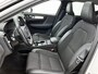 Volvo XC40 1.5 T3 Momentum Pro 163 PK | Automaat | Elektrisch Panoramadak | Elektrische Stoelen met geheugen | Harman Kardon | Stoelverwarming | Cruise Control Adaptief | Stuurwiel Verwarmd |