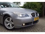 BMW 5-Serie 530i High Executive Sedan Autom Leder Sportst Stoelverw Navi Clima Xenon Cruise 2x PDC LMV Trekh ENZ NL Auto.