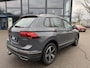 Volkswagen Tiguan 1.4 TSI eHybrid Active PHEV 245PK COMPLEET!| HUD HEAD-UP DISPLAY | PANODAK | ELEKTRISCHE TREKHAAK | 360 CAMERA | VIRTUAL DISPLAY |WINTERPACK STUUR + STOELVERWARMING | DEALER ONDERHOUDEN |