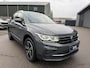 Volkswagen Tiguan 1.4 TSI eHybrid Active PHEV 245PK COMPLEET!| HUD HEAD-UP DISPLAY | PANODAK | ELEKTRISCHE TREKHAAK | 360 CAMERA | VIRTUAL DISPLAY |WINTERPACK STUUR + STOELVERWARMING | DEALER ONDERHOUDEN |