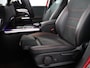 Mercedes-Benz B-klasse 180 Business Solution AMG (NL-Auto / Camera / ACC / Sfeerverlichting)