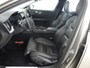 Volvo V60 2.0 B3 163 PK R-Design+Volleder+stoel&stuur-verw+pano-dak+19"LMV+elek-Klep+trekhaak+Navigatie = SUPER !!