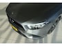 Mercedes-Benz A-klasse 180 Business Solution AMG | Cruise Control | PANO | Stoelverwarming | Camera | Navi | MAGNO GRIJS