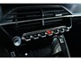 Peugeot 2008 1.2 Turbo Allure | Cruise Control | Trekhaak | Camera | Carplay | Climate | LMV |