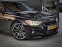 BMW 3-Serie Touring 330d M-Sport 340PK | TREKHAAK | LEDER | HUD | STOELVERWARMING