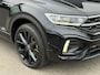 Volkswagen T-Roc 1.5 TSI 150pk DSG R-Line | Black Style | Camera | Keyless | Elek. Achterklep | Dode hoek | Rijklaar incl. 1 jaar Bovag garantie