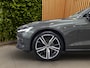 Volvo V60 2.0 B3 Momentum Advantage | Trekhaak | Camera | Stuur/stoelverwarming | Leder | 19" Velgen